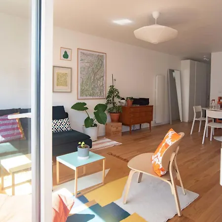 דירה Charming And Spacious 68 M